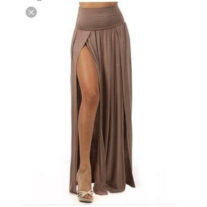 High slit skirt
